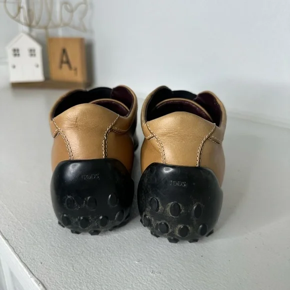 **SOLD**Tod’s Women’s Leather Slip-On Driving Shoes – Camel Tan - Picture 6 of 8